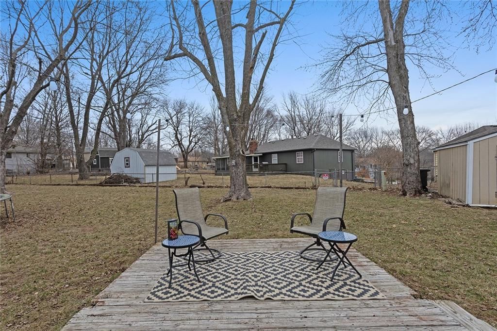 805 NW Berkshire Drive — photo 23
