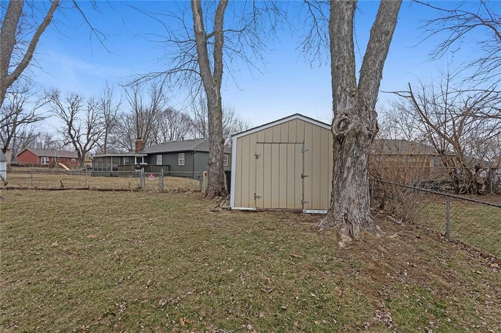 805 NW Berkshire Drive — photo 25