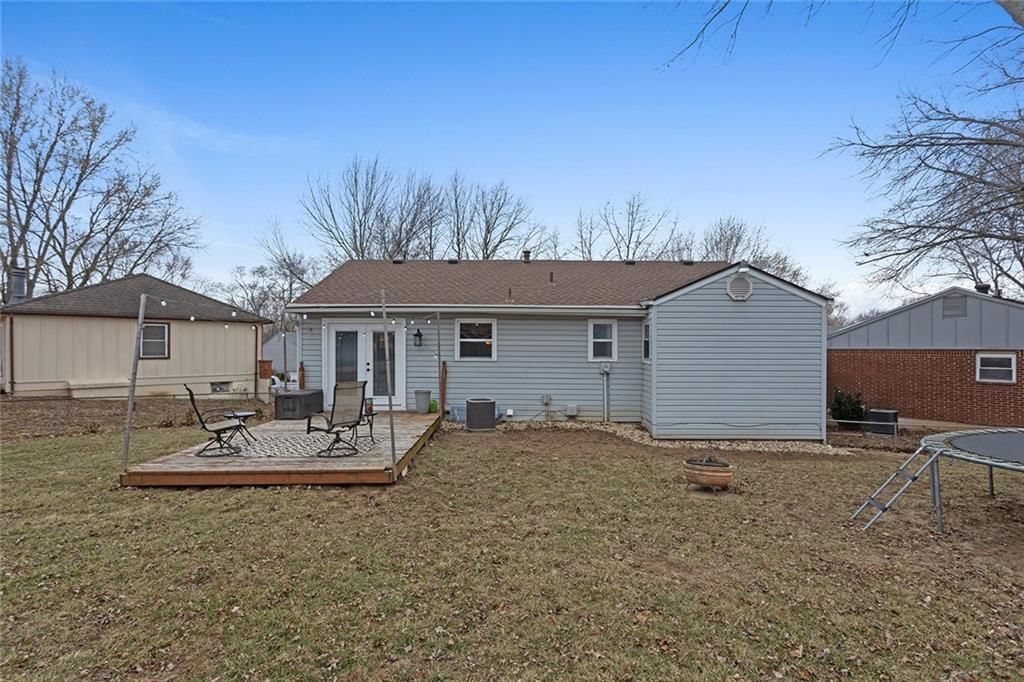 805 NW Berkshire Drive — photo 27