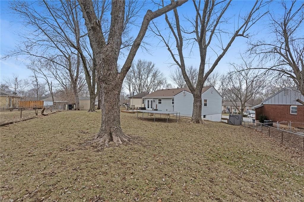 805 NW Berkshire Drive — photo 28