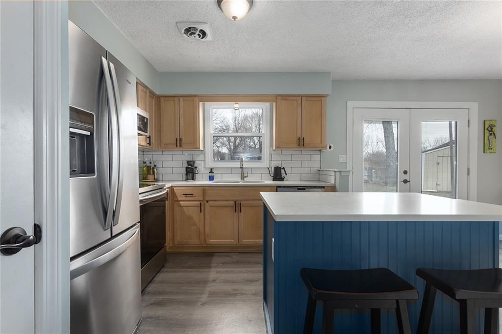 805 NW Berkshire Drive — photo 4