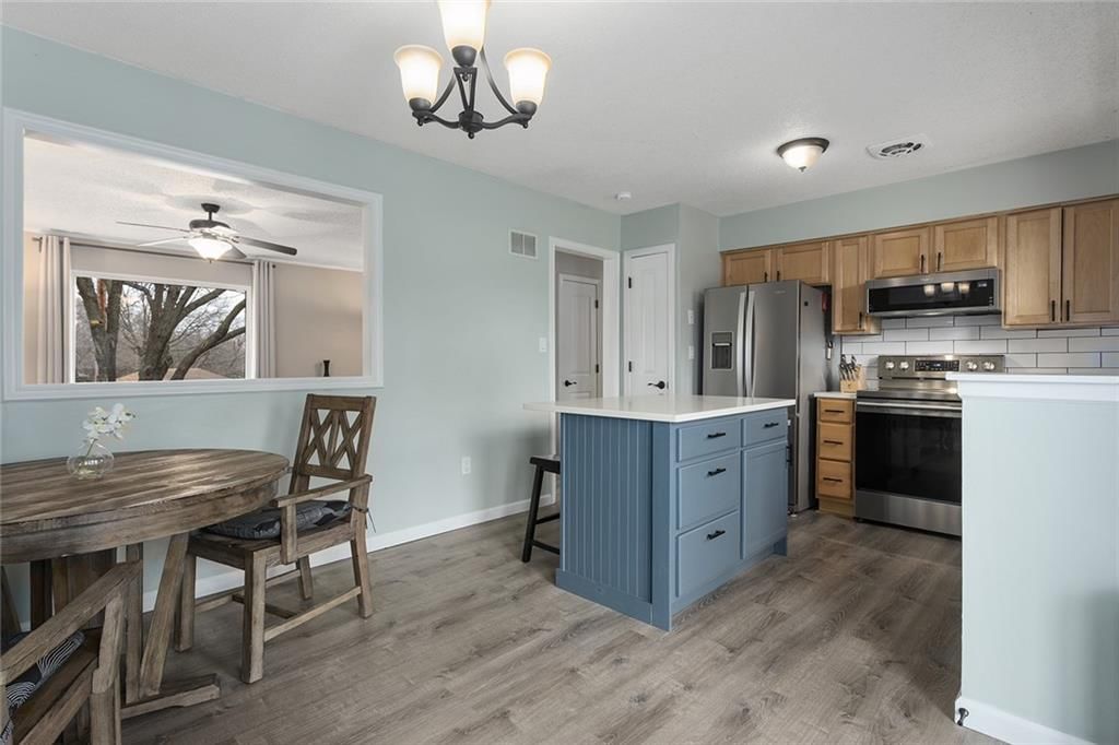 805 NW Berkshire Drive — photo 6