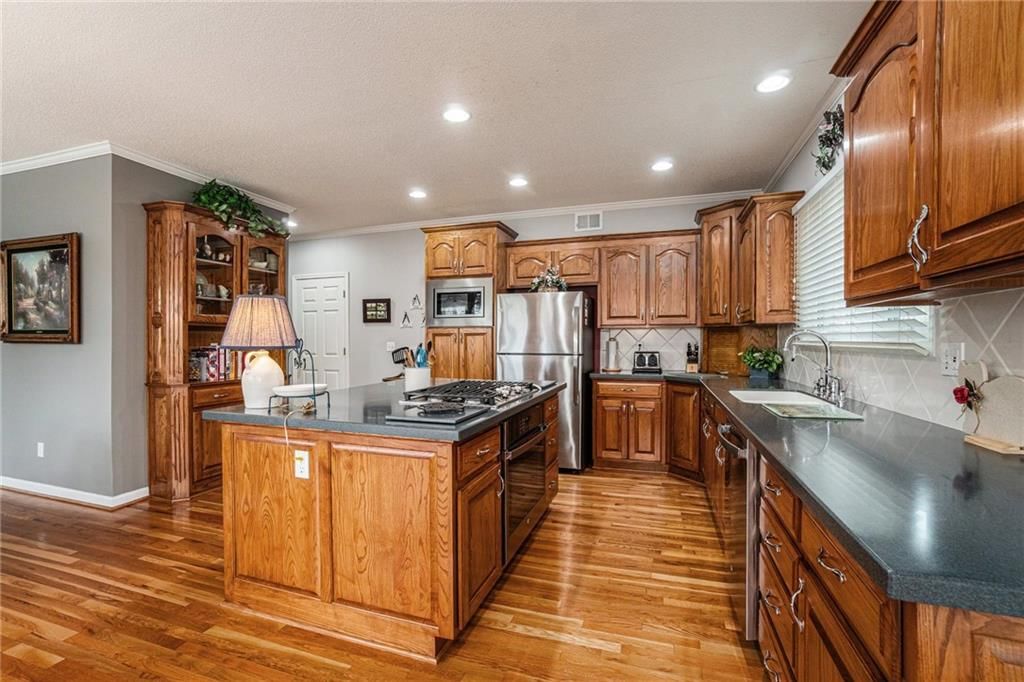 14202 Gillette Street — photo 12