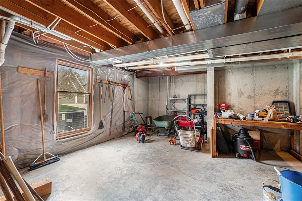 14202 Gillette Street — photo 32