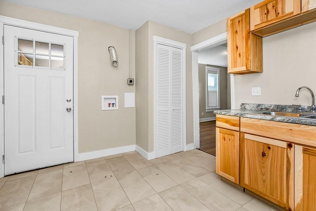 616 E 42nd Street — photo 12