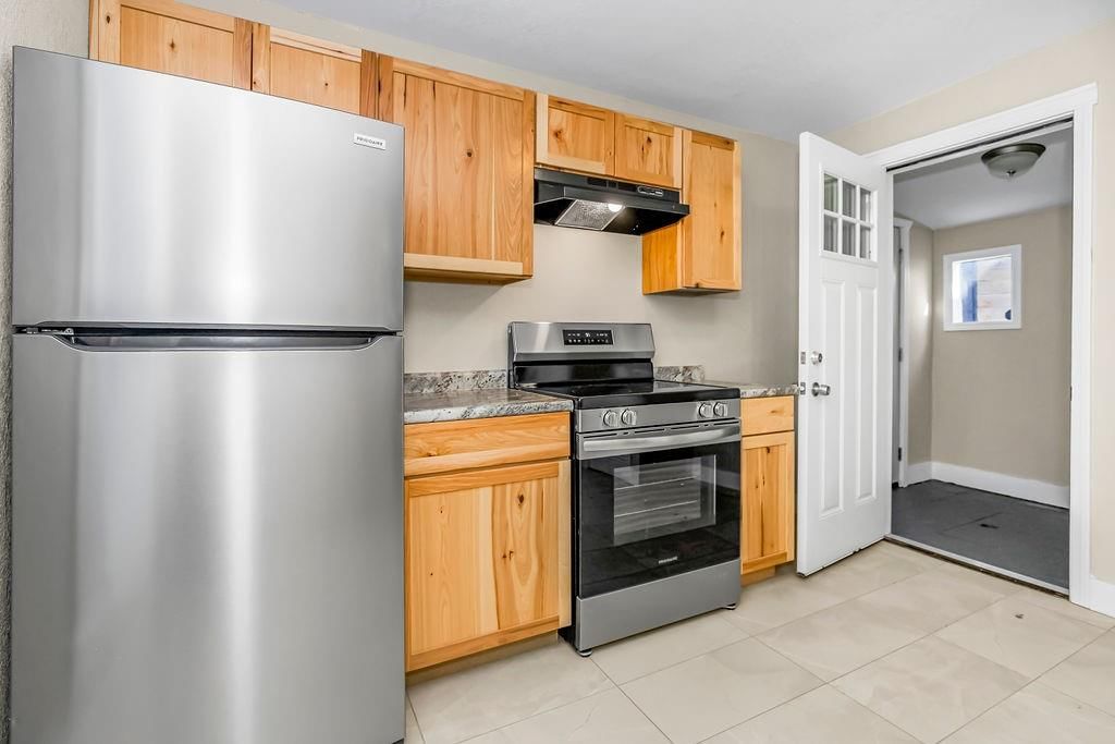 616 E 42nd Street — photo 13