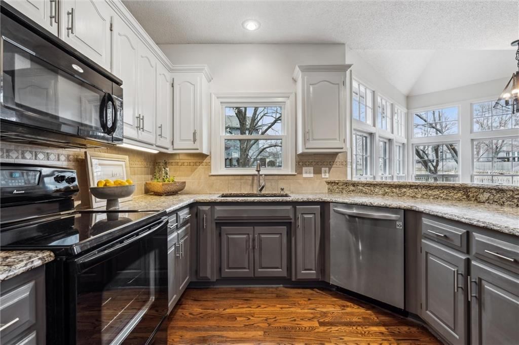 11503 Oakview Drive — photo 17