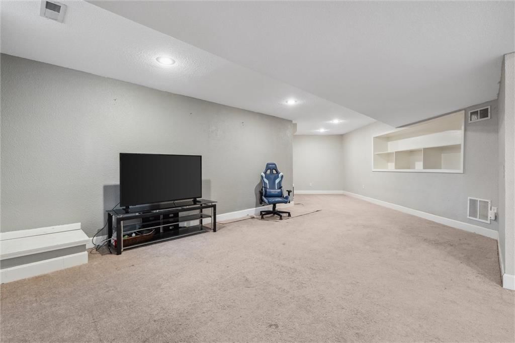 11503 Oakview Drive — photo 35