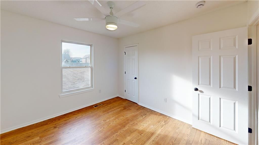4408 N 121 Terrace — photo 17