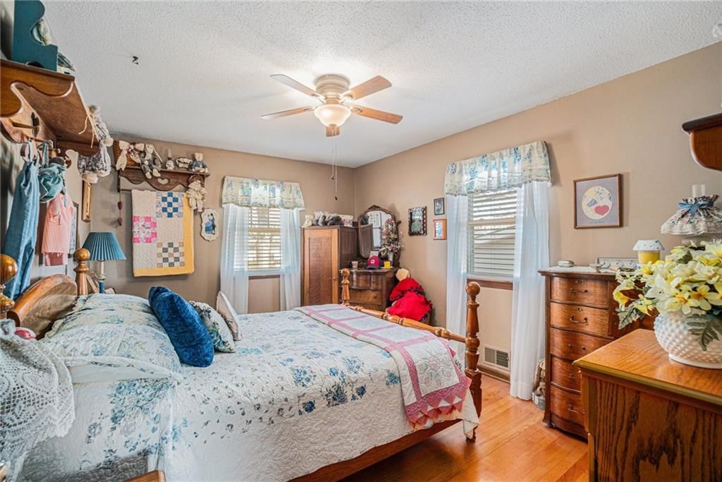 409 STUART Street — photo 16