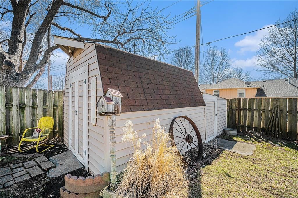 409 STUART Street — photo 26