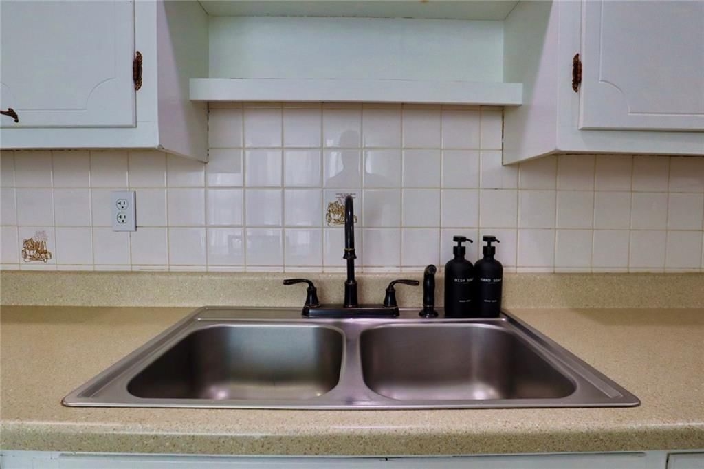 108 W Plum Street — photo 11