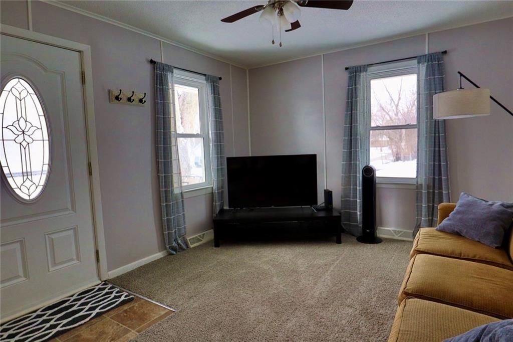108 W Plum Street — photo 15
