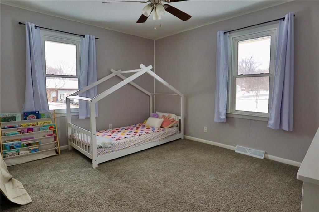 108 W Plum Street — photo 17
