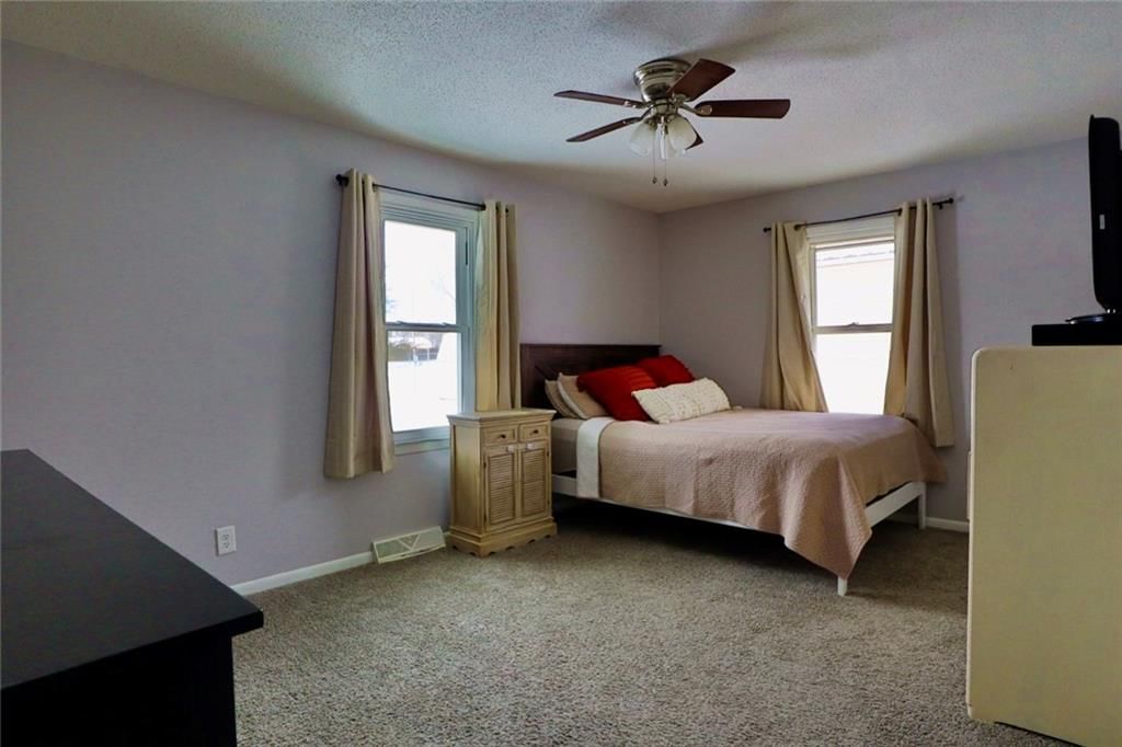 108 W Plum Street — photo 23