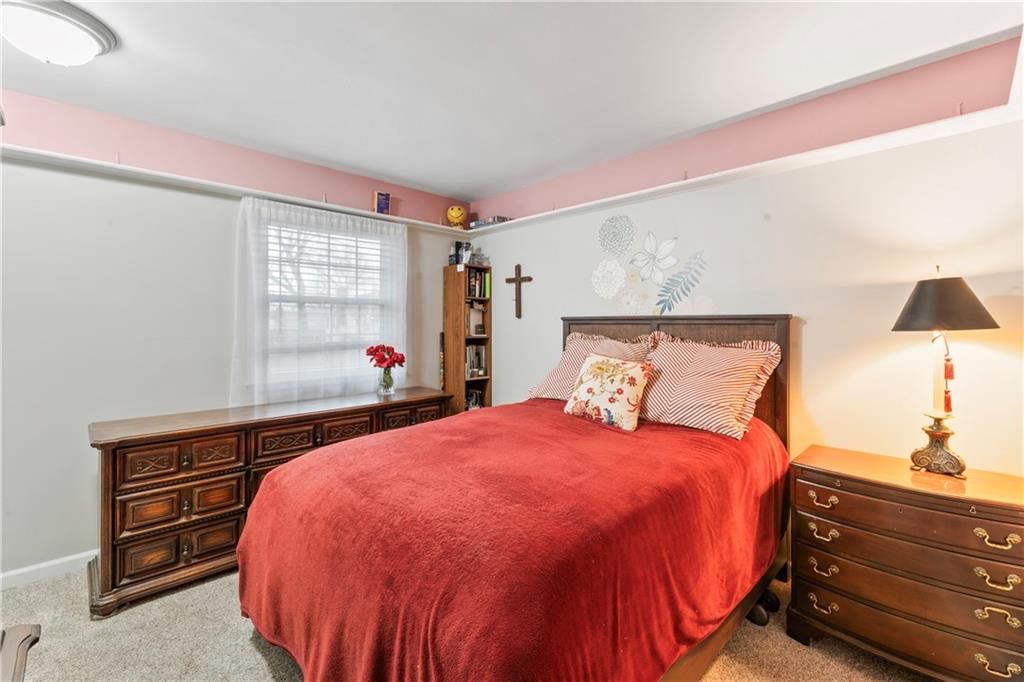502 W Walnut Street — photo 17