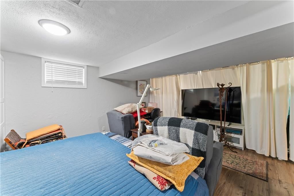 502 W Walnut Street — photo 26