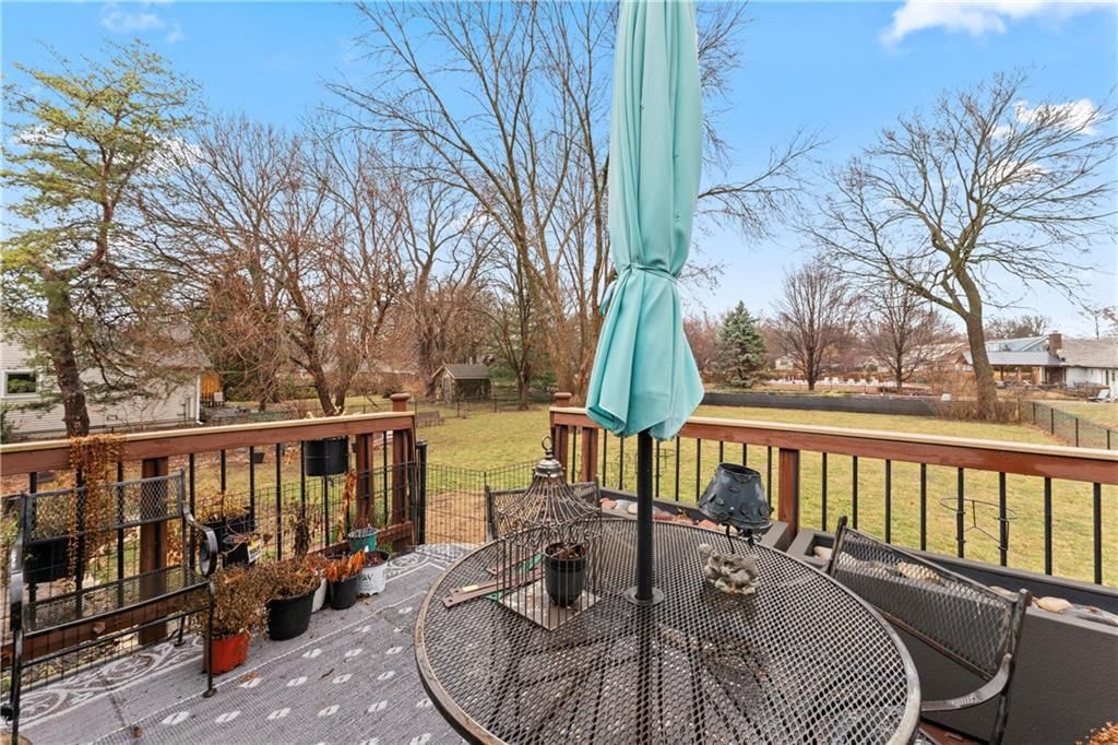 502 W Walnut Street — photo 28
