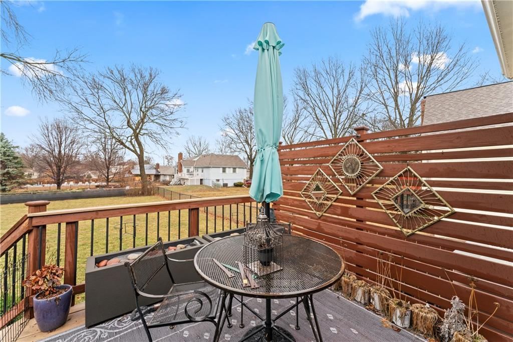 502 W Walnut Street — photo 29