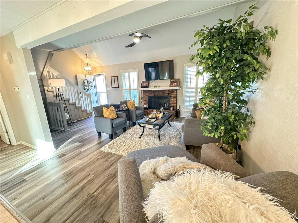 10930 Rosehill Road — photo 9