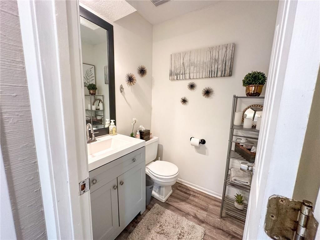 10930 Rosehill Road — photo 10