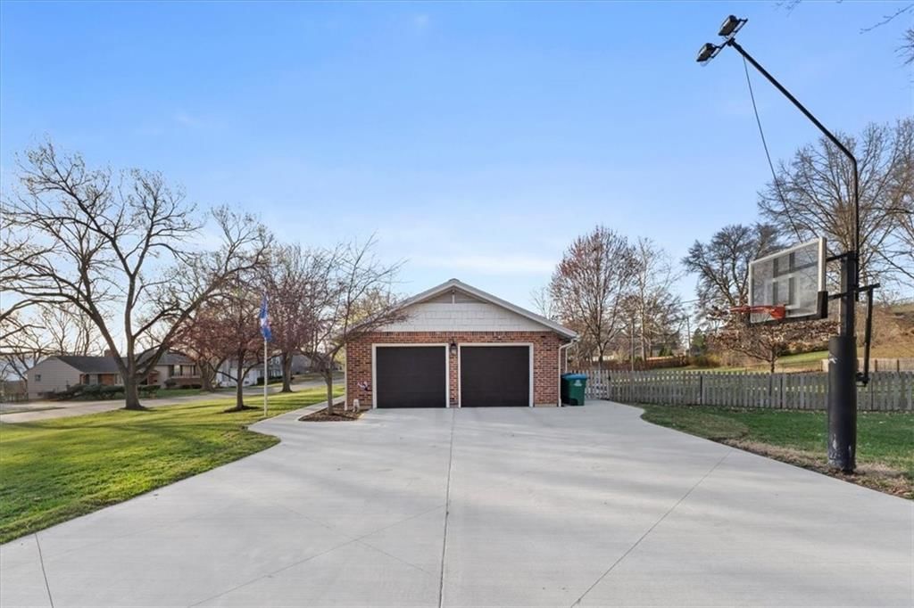 10310 Sagamore Road — photo 41