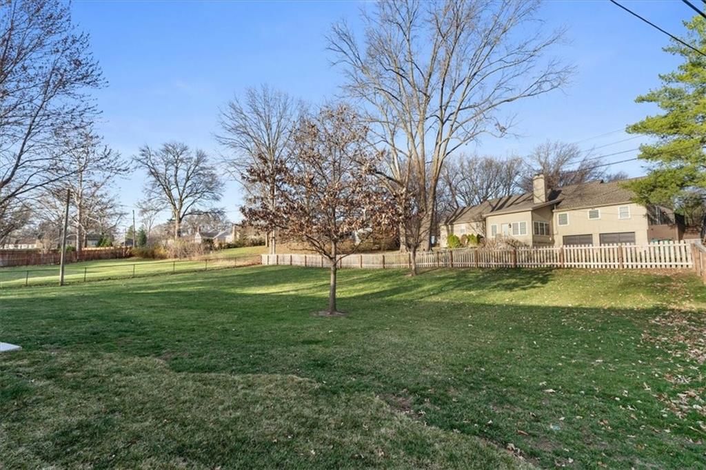 10310 Sagamore Road — photo 44