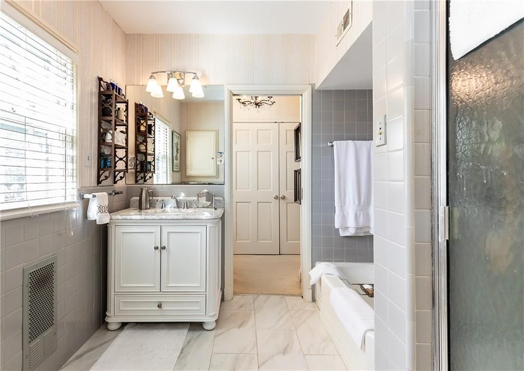 1030 W 57th Street — photo 23