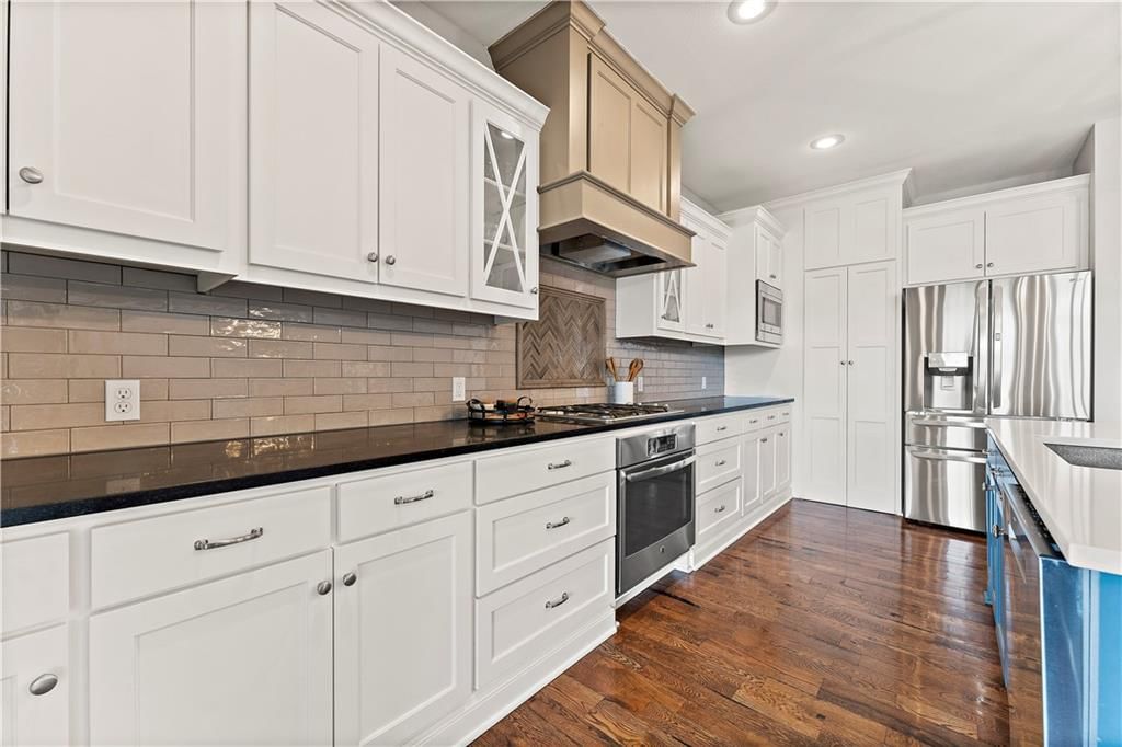 2761 W Elm Street — photo 16