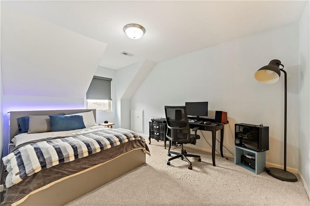 2761 W Elm Street — photo 32