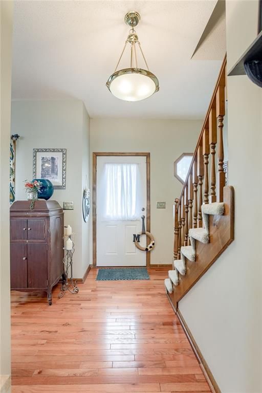 503 N Crest Drive — photo 2