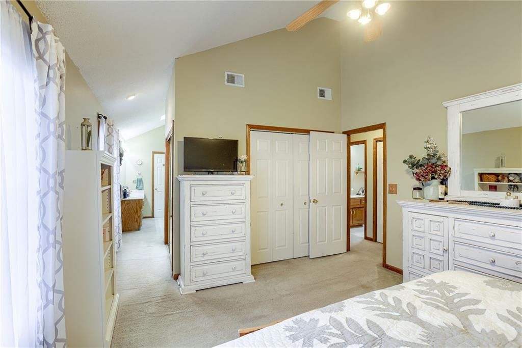 503 N Crest Drive — photo 14