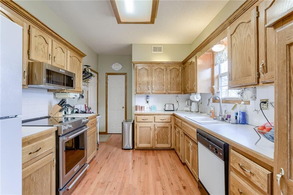 503 N Crest Drive — photo 10