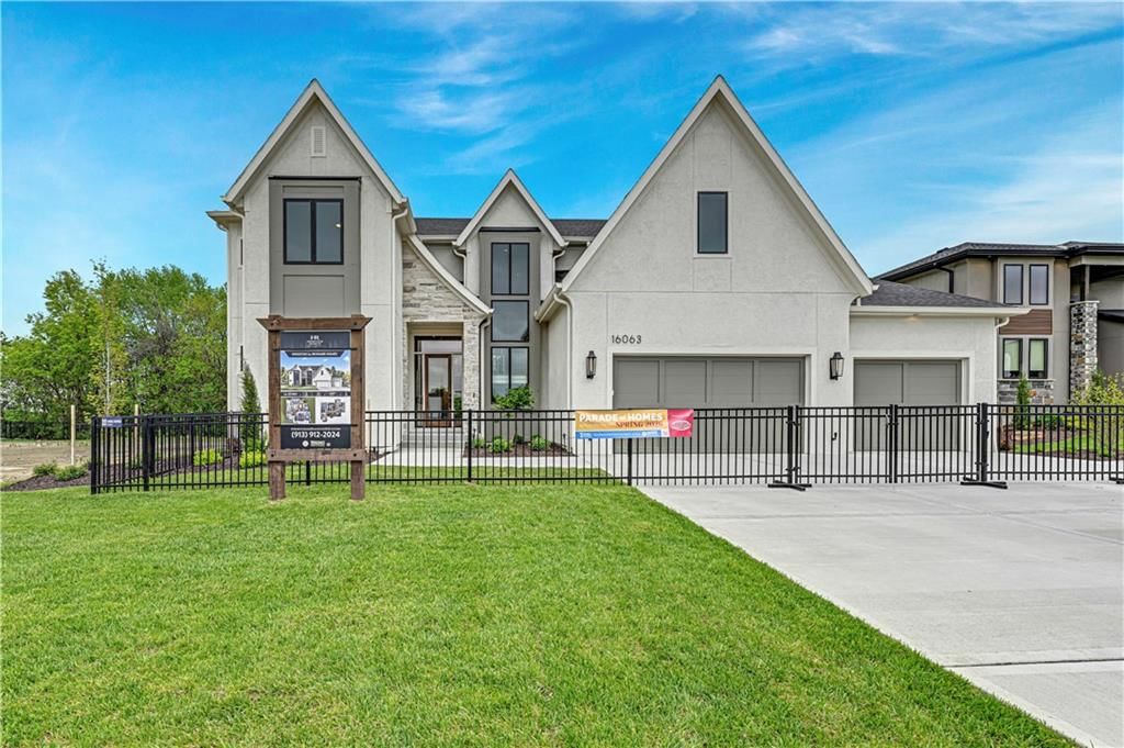 16063 S Twilight Lane, Olathe, KS