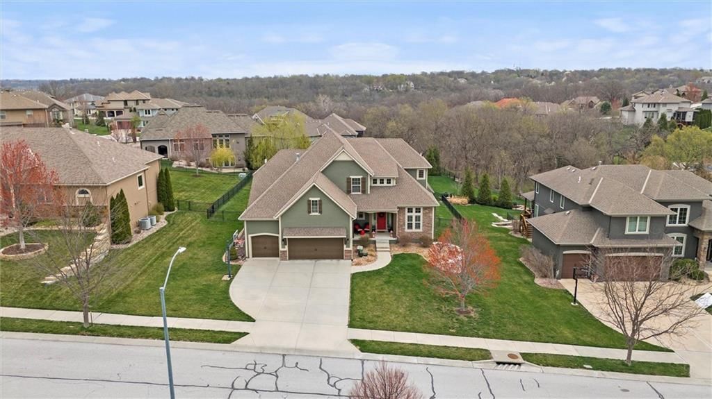2804 NW Thoreau Drive — photo 2