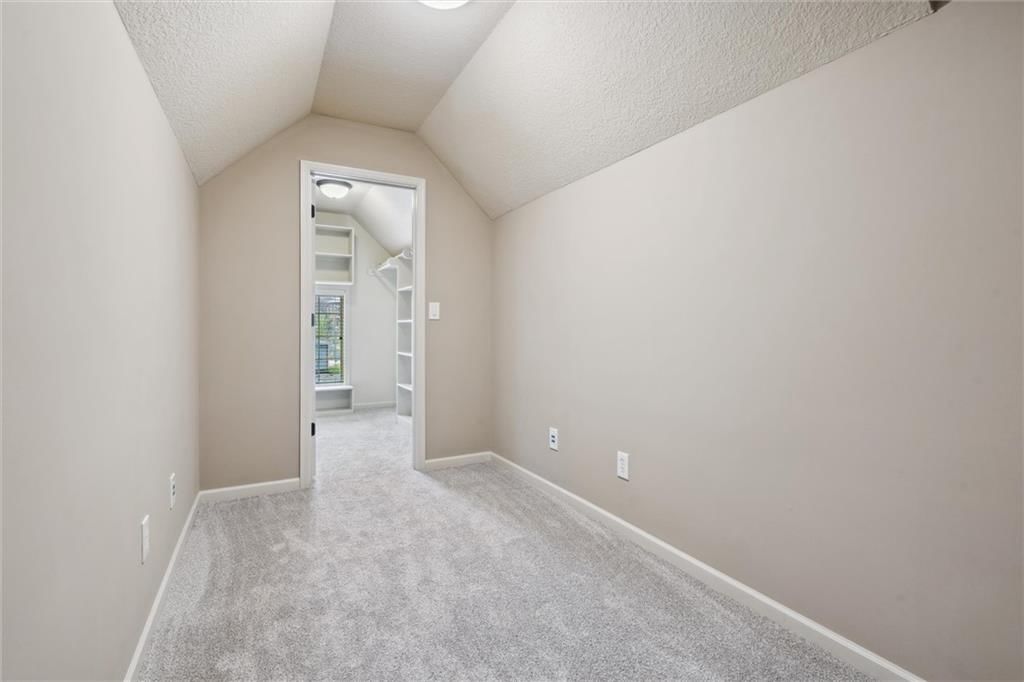 2804 NW Thoreau Drive — photo 43