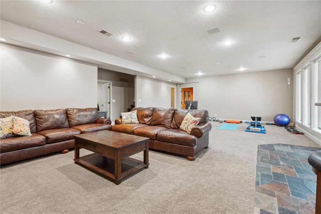 2804 NW Thoreau Drive — photo 48