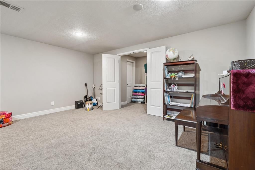 2804 NW Thoreau Drive — photo 55