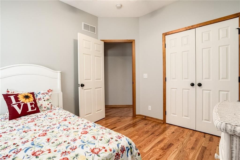 2401 N 100th Terrace — photo 15