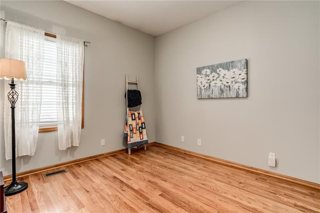 2401 N 100th Terrace — photo 17
