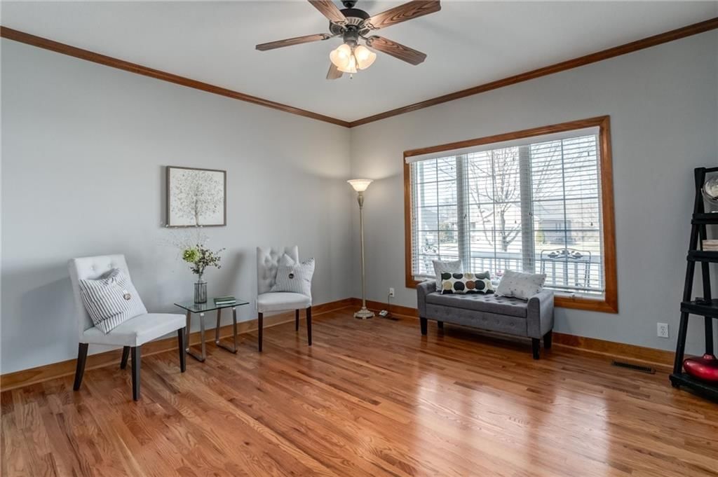2401 N 100th Terrace — photo 4