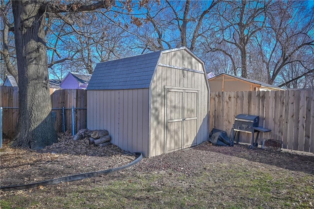 828 S Sherman Avenue — photo 22