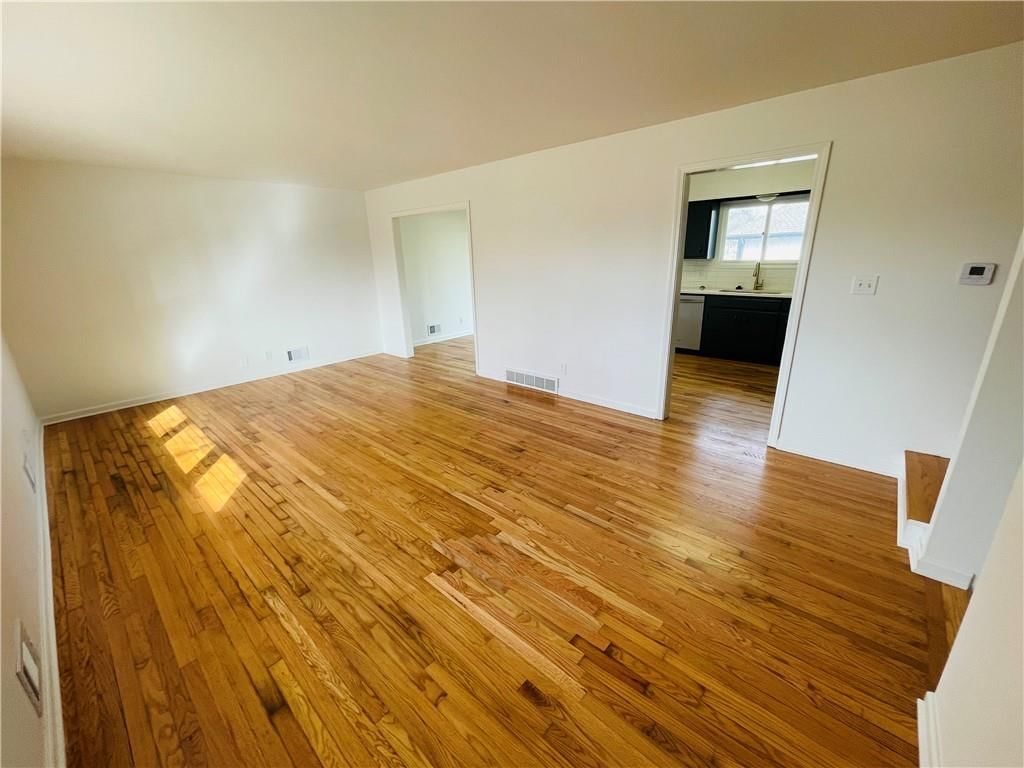 10000 E 78th Street — photo 8