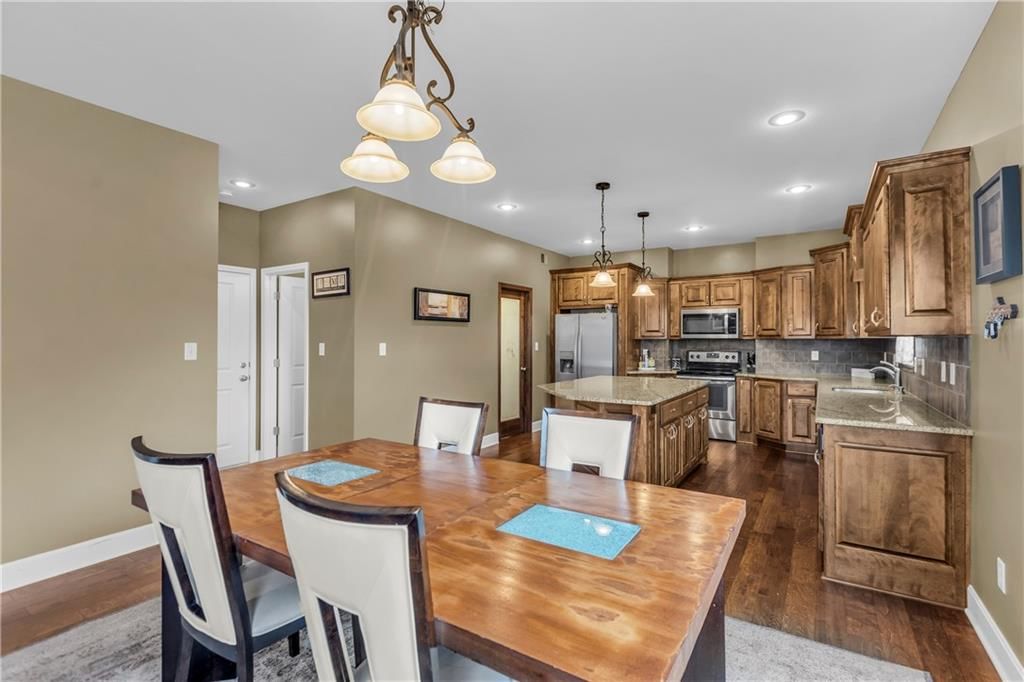1724 NE Nine Oaks Drive — photo 11
