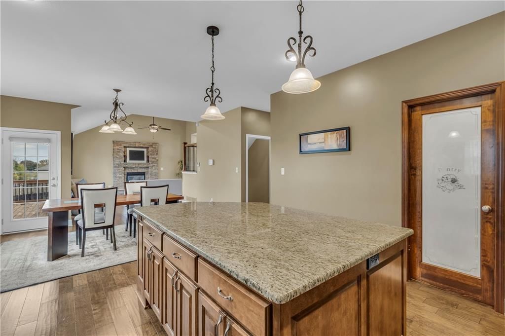 1724 NE Nine Oaks Drive — photo 14