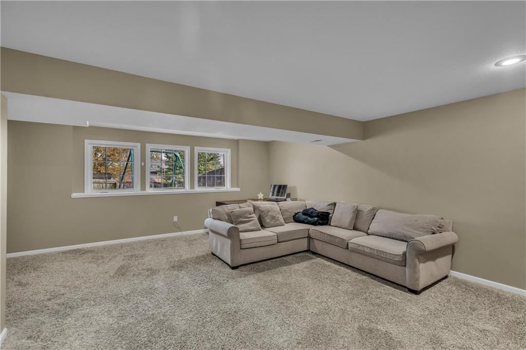 1724 NE Nine Oaks Drive — photo 27