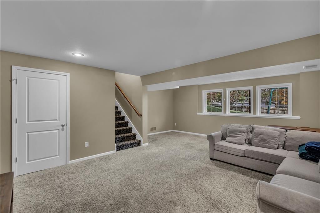 1724 NE Nine Oaks Drive — photo 28