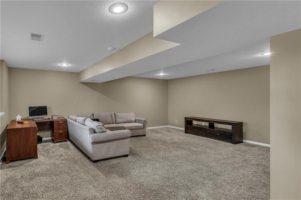 1724 NE Nine Oaks Drive — photo 29