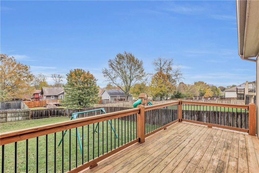 1724 NE Nine Oaks Drive — photo 32