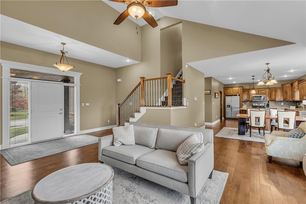1724 NE Nine Oaks Drive — photo 5